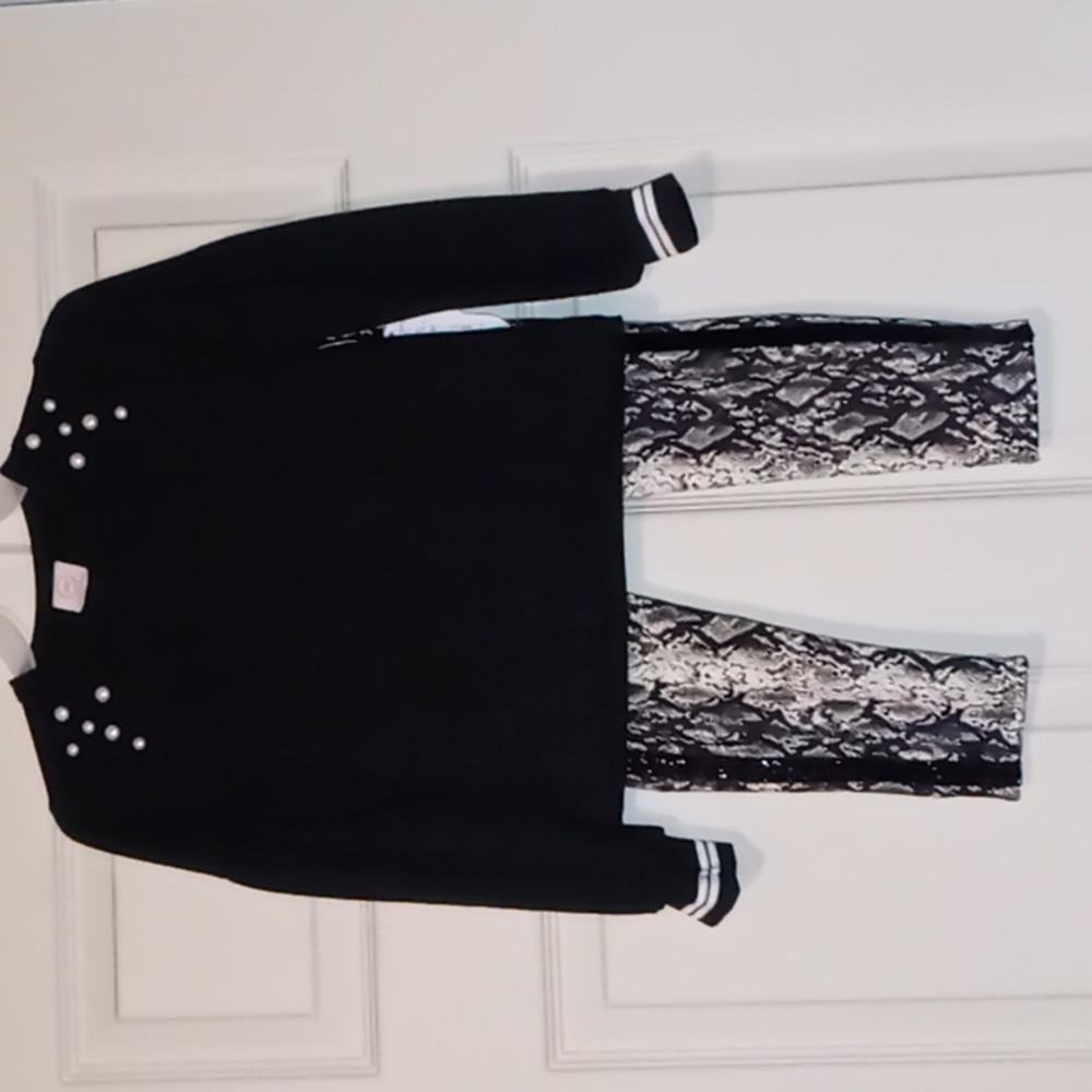 2 Piece Set w. Snake Print Pants